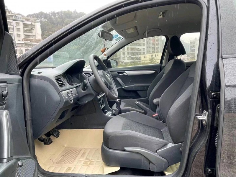 广州16年大众朗逸7