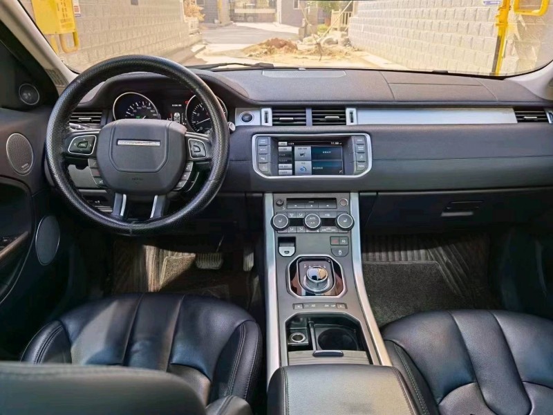 保定16年路虎极光4