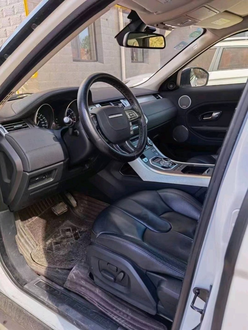 保定16年路虎极光3