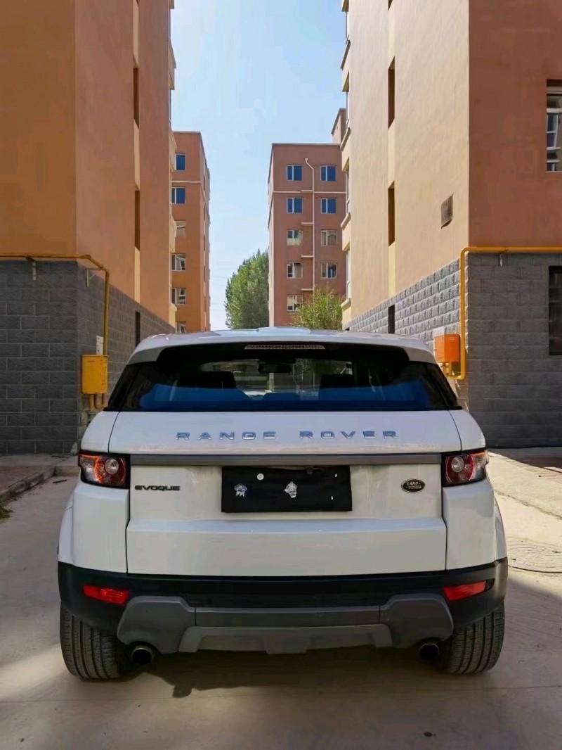 保定16年路虎极光9