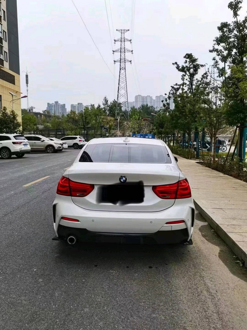 济宁19年宝马1系5