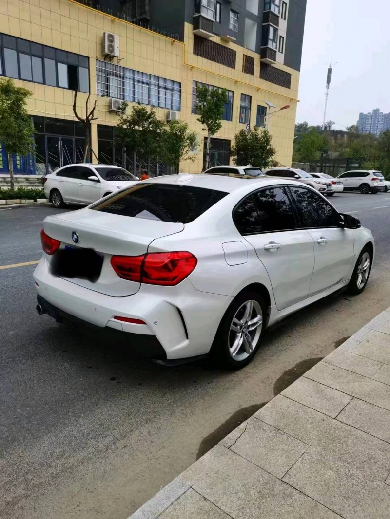 济宁19年宝马1系2