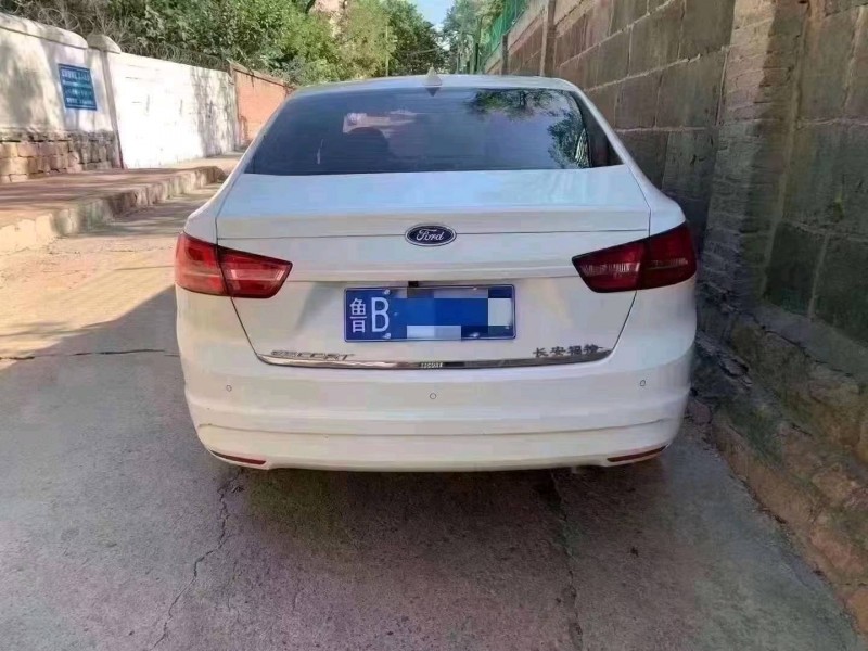 枣庄16年福特福睿斯3