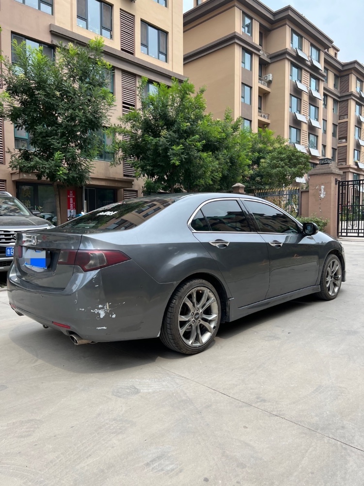 青岛10年本田思铂睿5