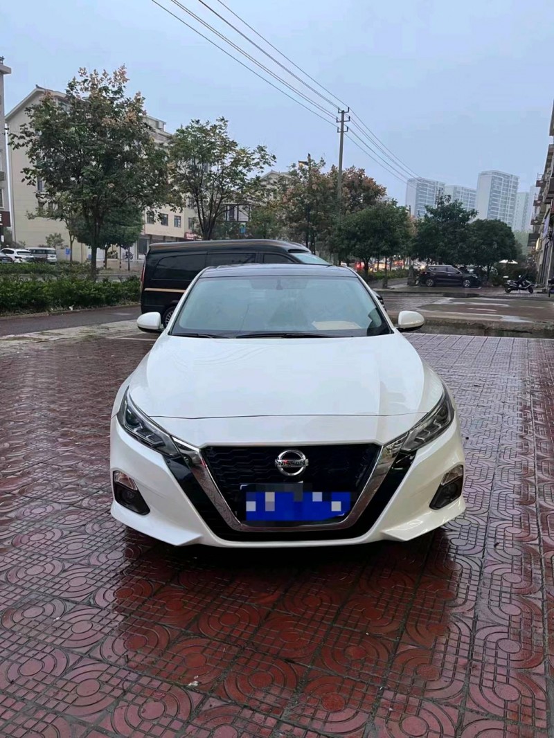 嘉興20年日產天籟8