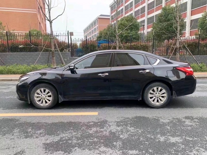 邯郸19年日产天籁3