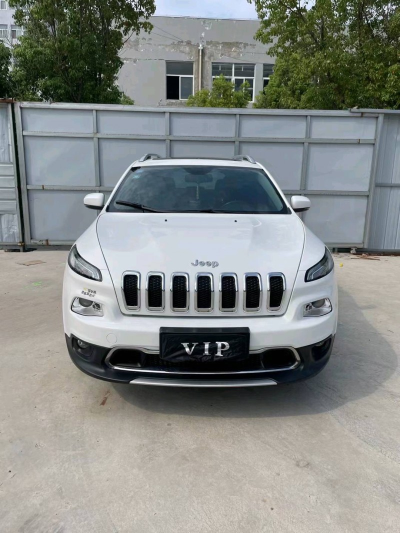 徐州19年Jeep自由光8