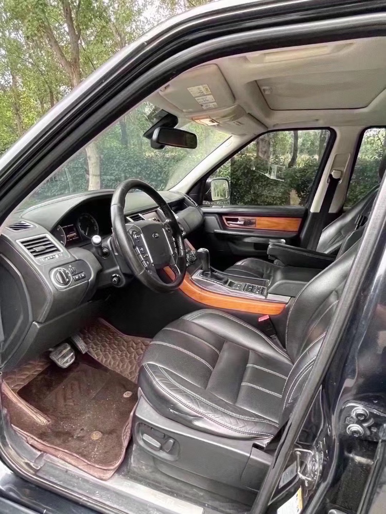 济南12年路虎揽胜运动2