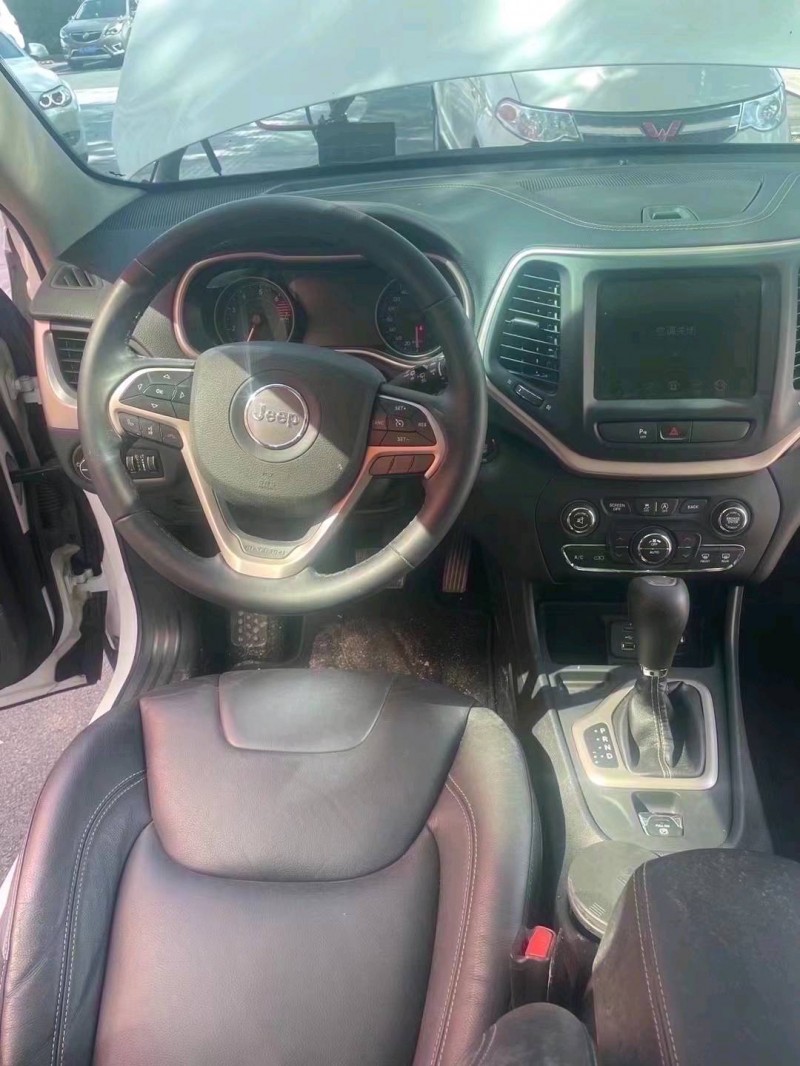 苏州18年Jeep自由光6