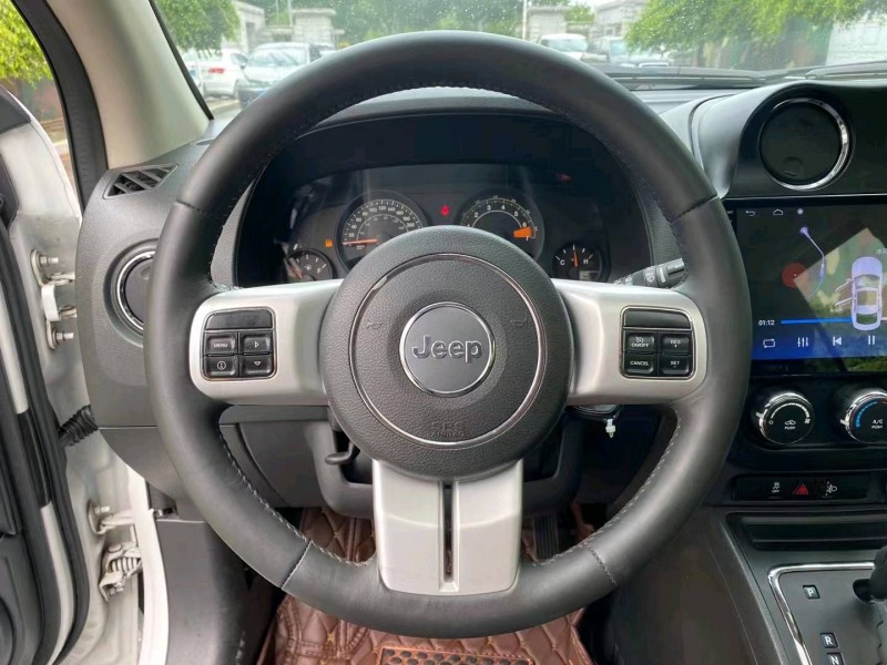 沈阳14年Jeep指南者4