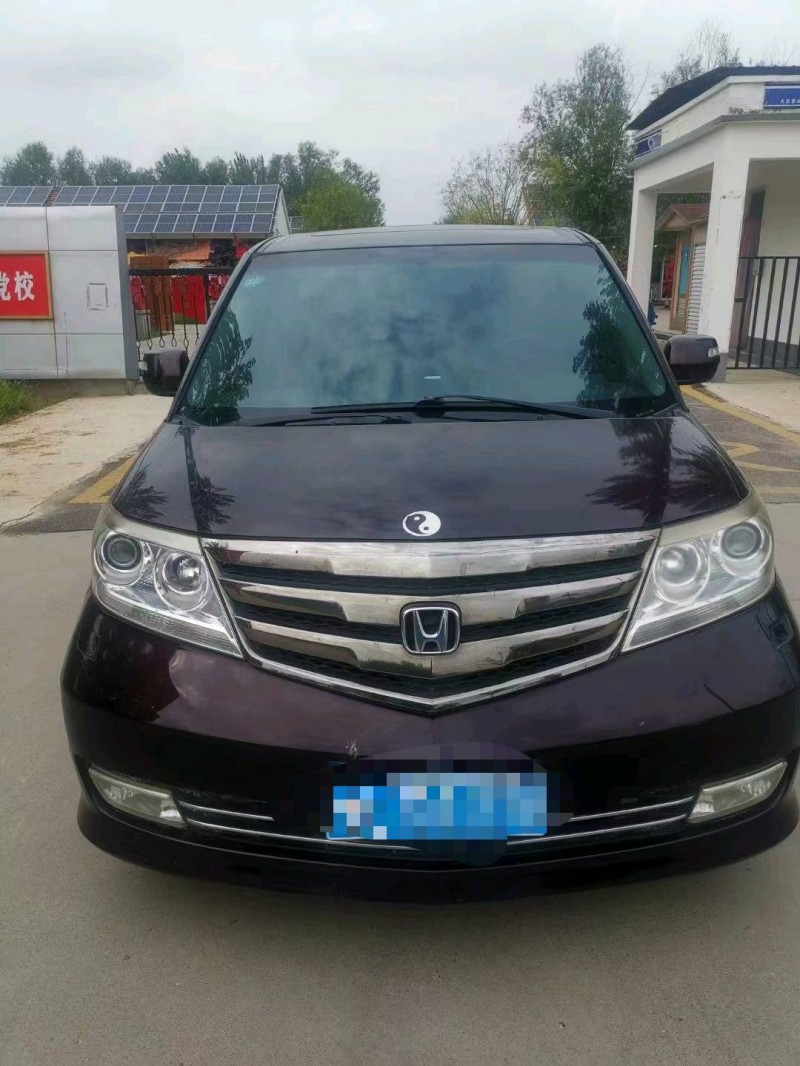 济宁15年本田艾力绅1