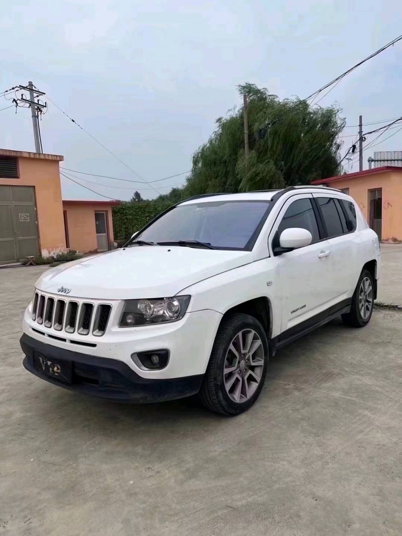 济宁15年Jeep指南者5