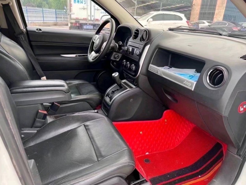 济宁15年Jeep指南者6