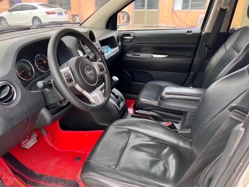 济宁15年Jeep指南者7