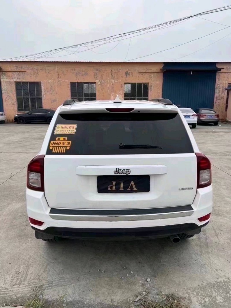 济宁15年Jeep指南者9