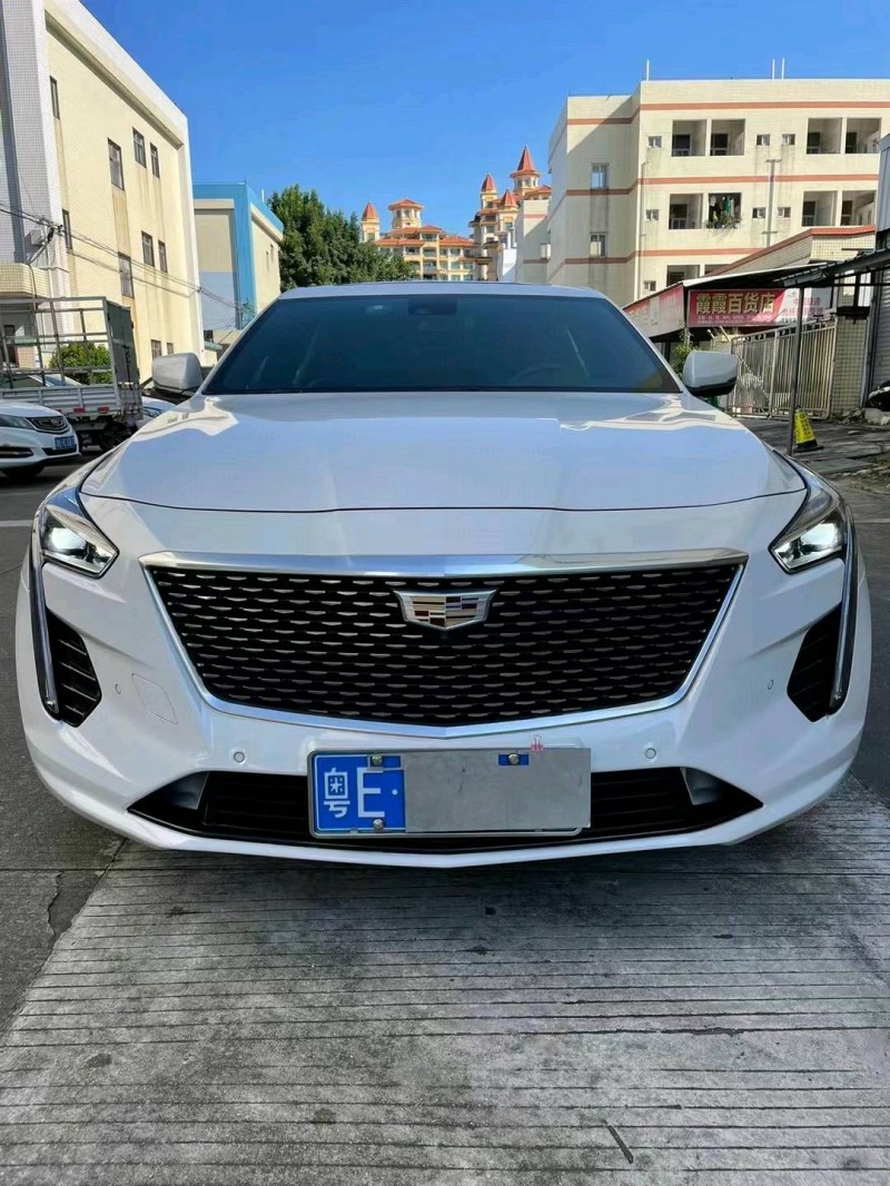 中山21年凯迪拉克CT61