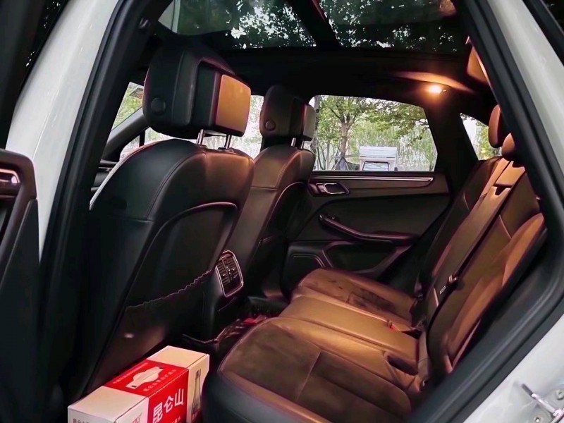 聊城15年保時捷Macan5