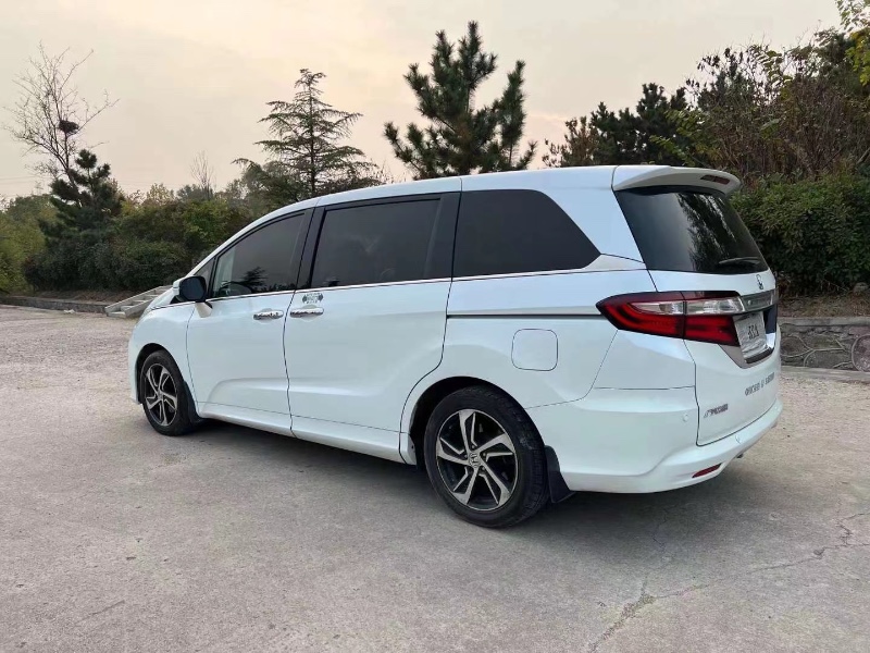 青岛16年本田奥德赛1