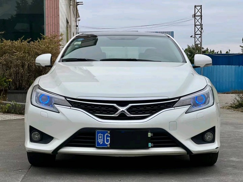 东莞17年丰田锐志8