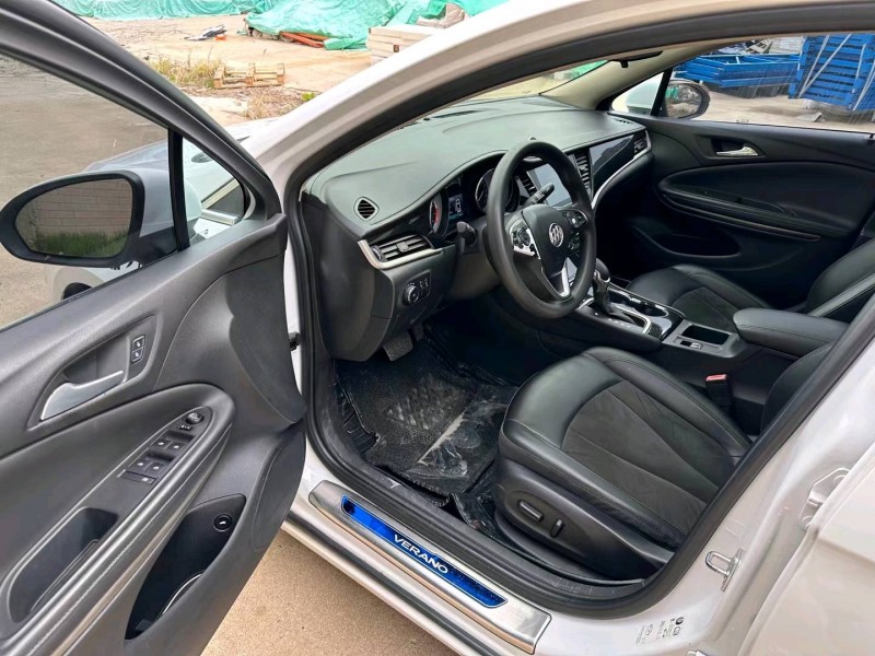 盐城16年别克威朗5