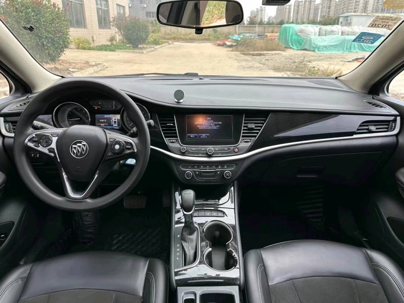 盐城16年别克威朗6