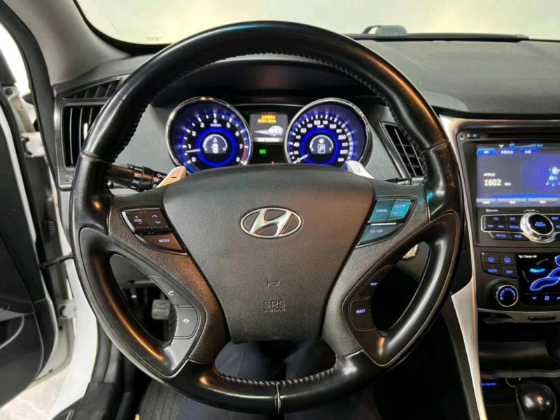 东莞14年现代索纳塔八6