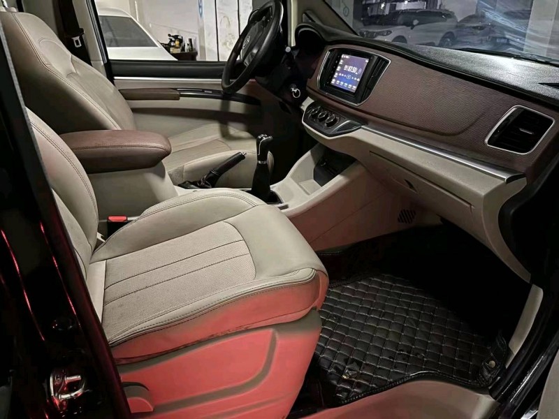 济南20年东风菱智7