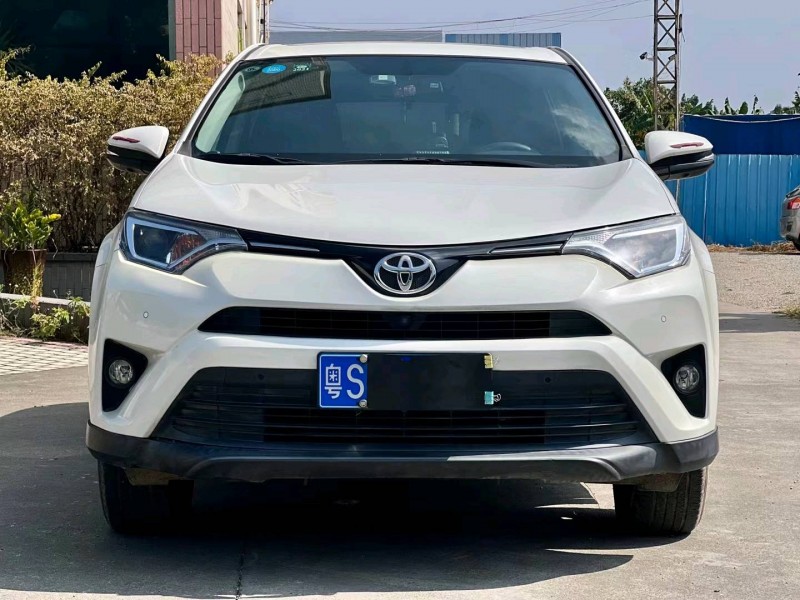 东莞19年丰田RAV41