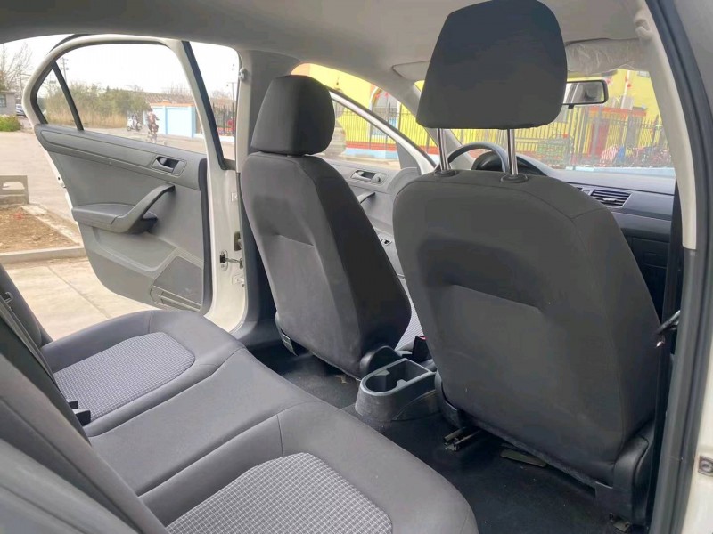 邯郸19年大众桑塔纳5