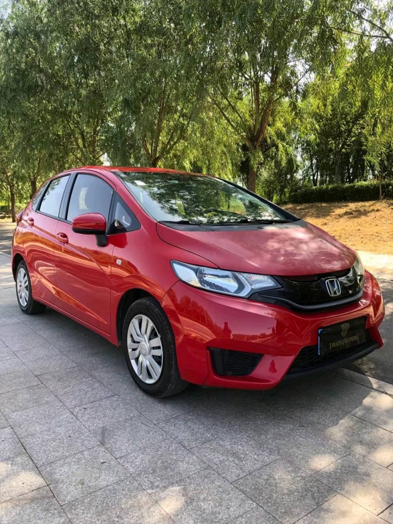 青岛16年本田飞度3