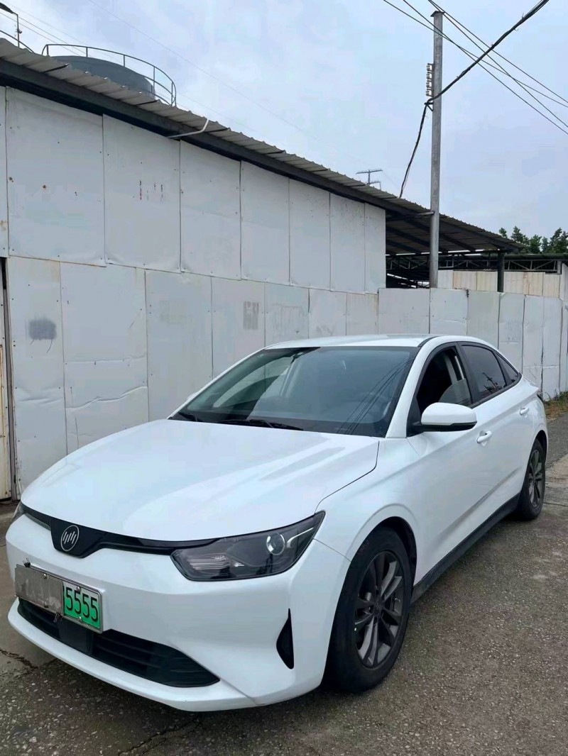 珠海22年威馬汽車E52