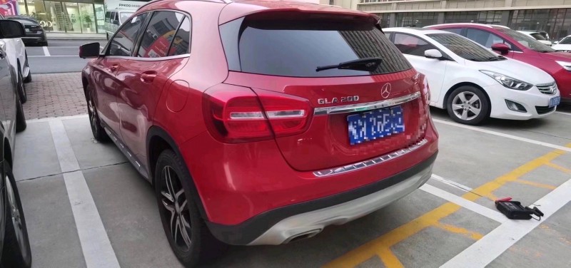 东营17年奔驰GLA4