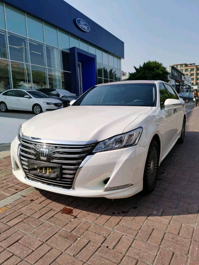 东莞16年丰田皇冠7