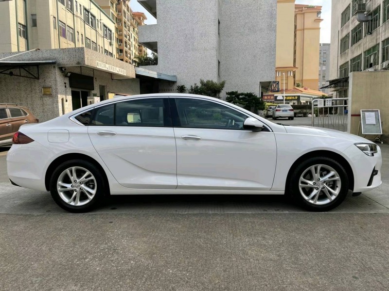 中山22年别克君威2