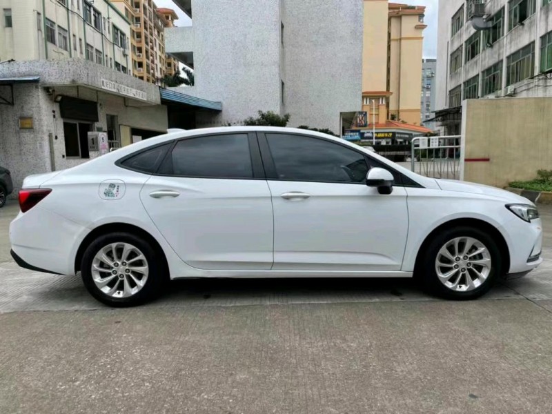 中山21年别克威朗2