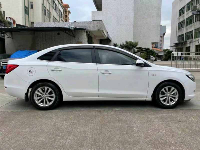 中山17年别克英朗2