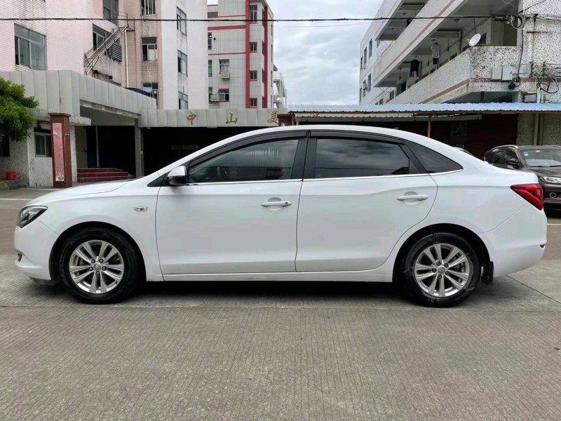 中山17年别克英朗3