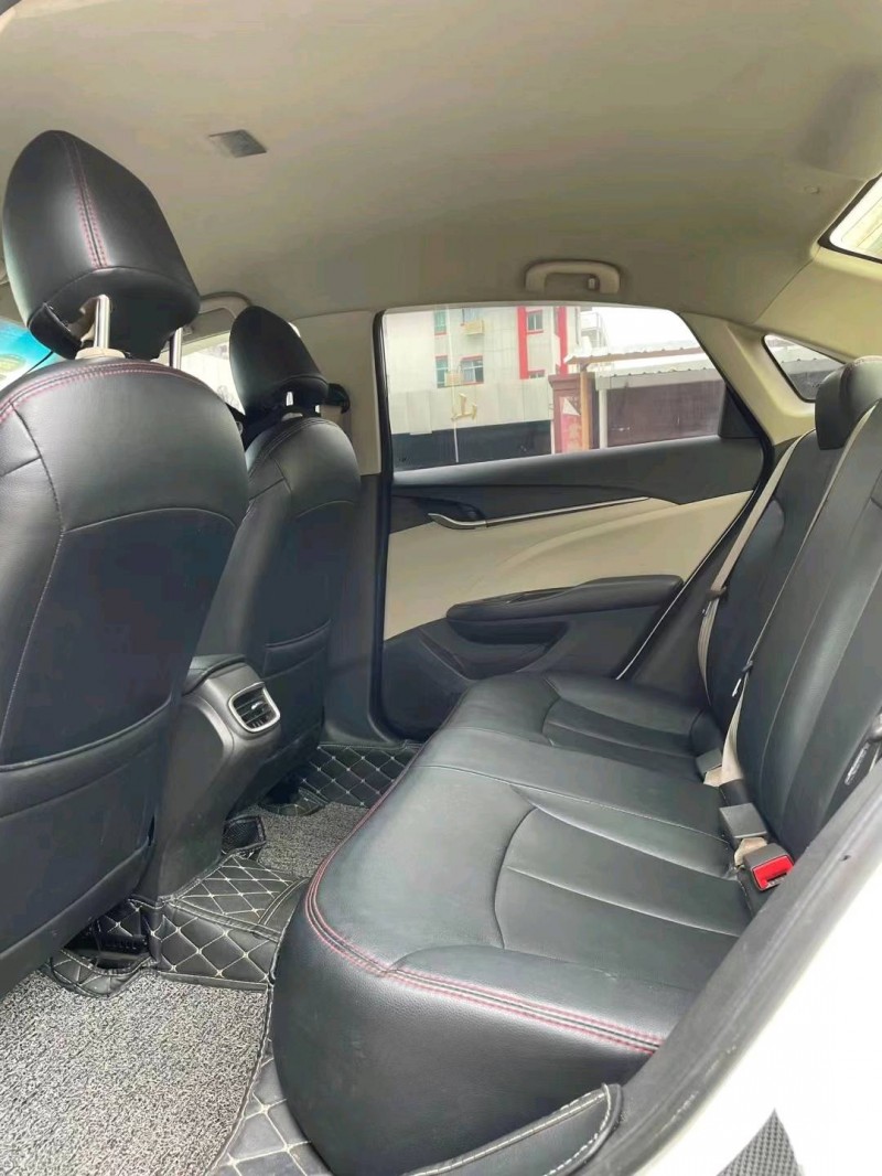 中山17年别克英朗7