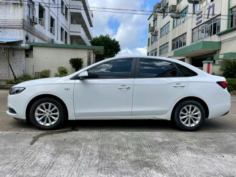 中山18年别克英朗3