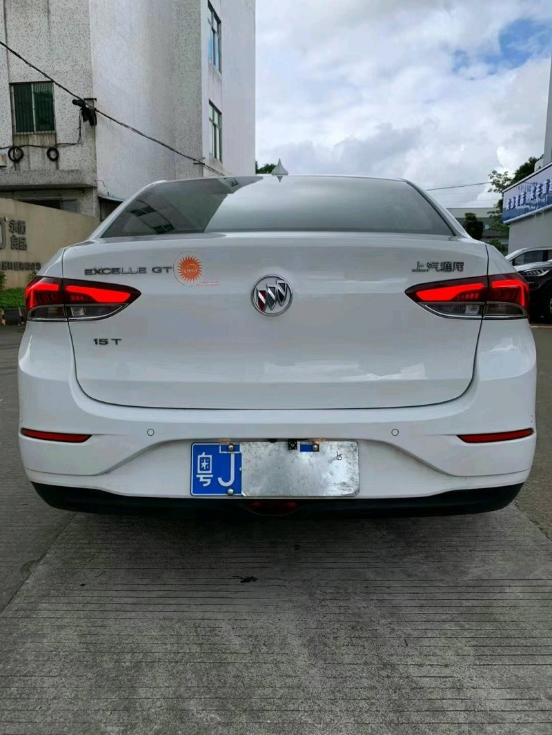 中山19年别克英朗4