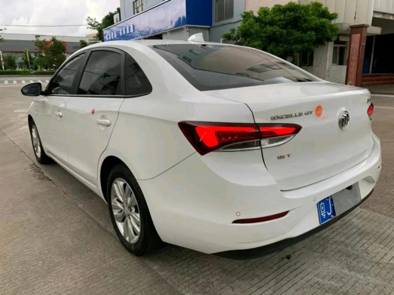 中山19年别克英朗6