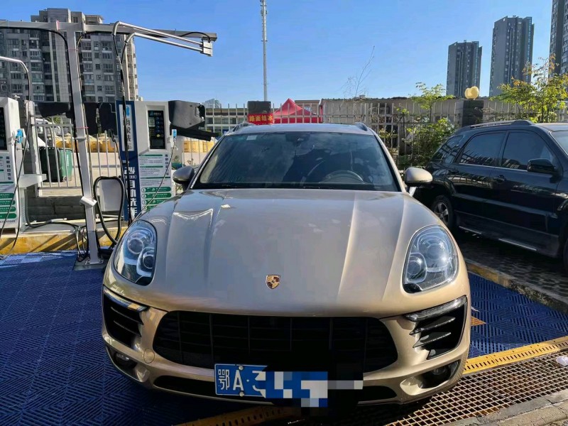 武汉17年保时捷Macan1