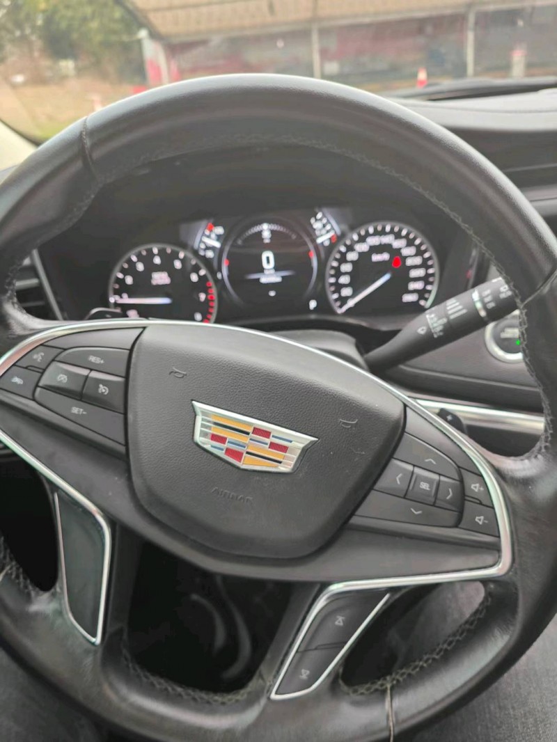 北京19年凯迪拉克XT57