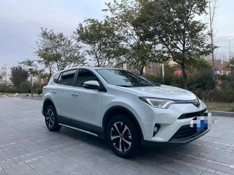 枣庄19年丰田RAV4荣放9