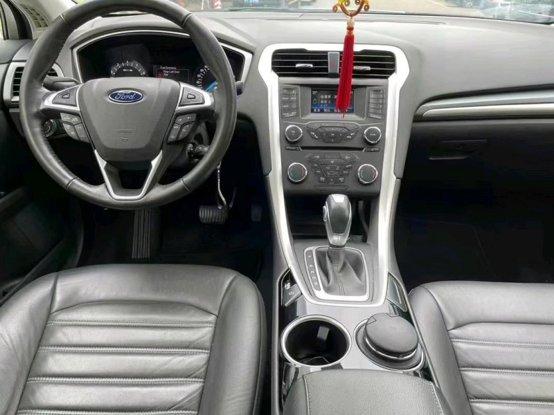 中山16年福特蒙迪欧8