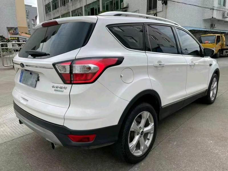 中山19年福特翼虎5