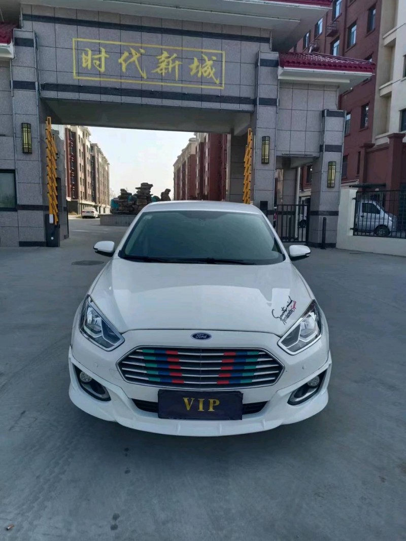 邢台17年福特福睿斯1