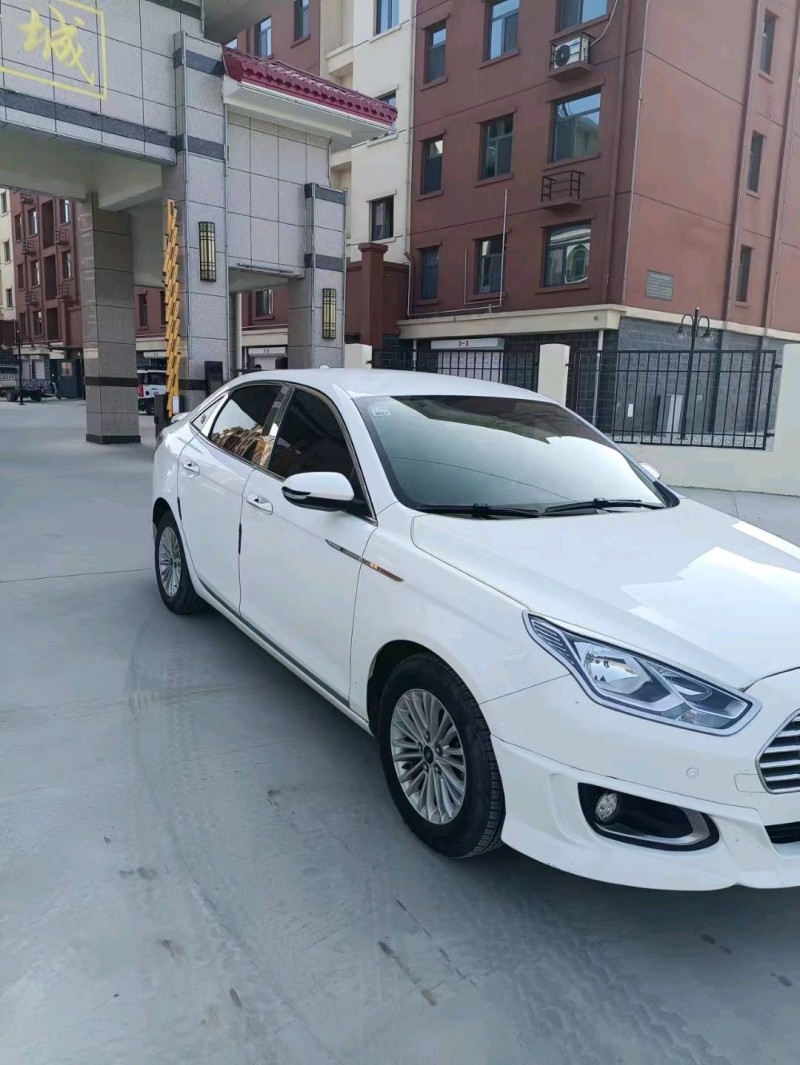 邢台17年福特福睿斯2