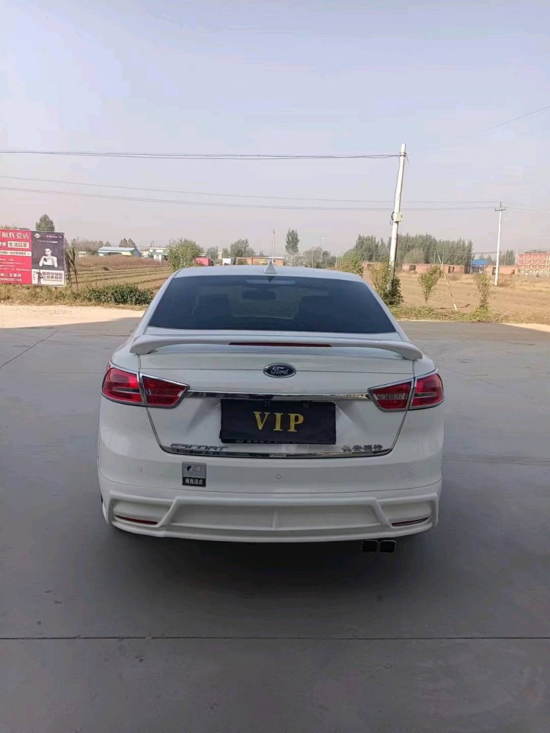 邢台17年福特福睿斯9