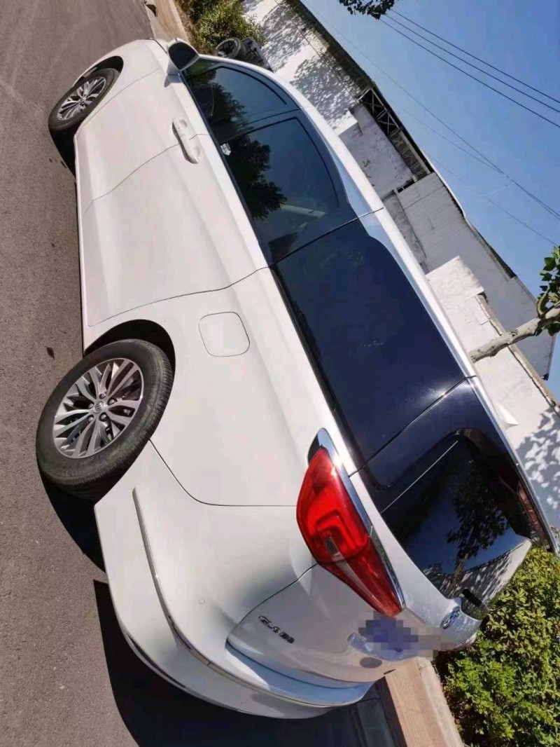 临沂17年别克GL83